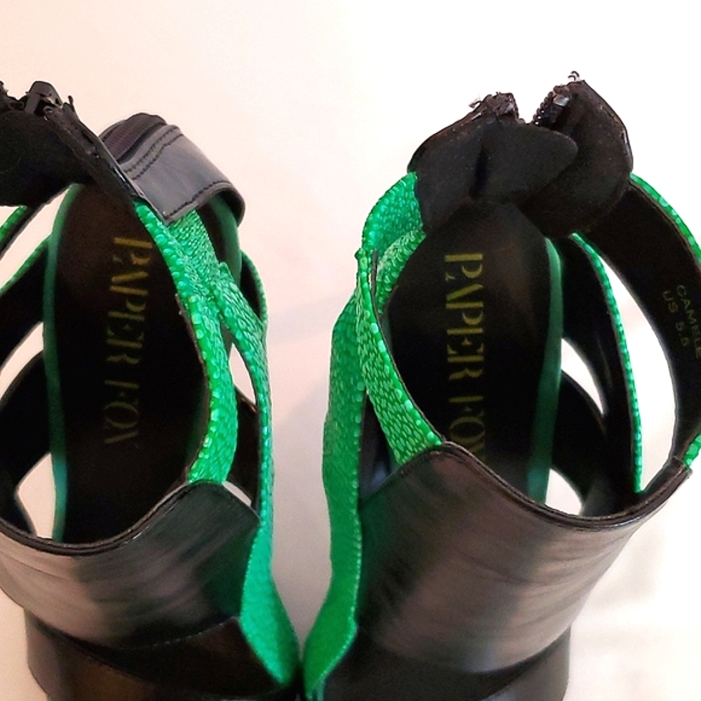 Shoedazzle | Camele Green/Black heels - Picture 6 of 16